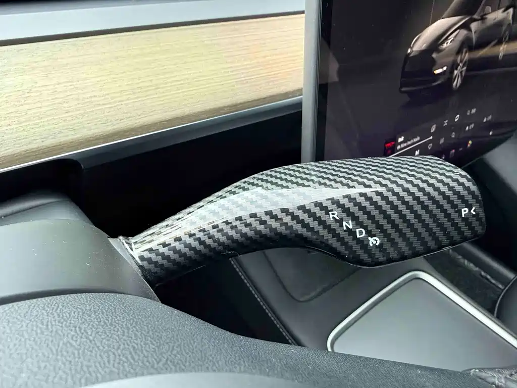 Tesla Model Y — фото 17