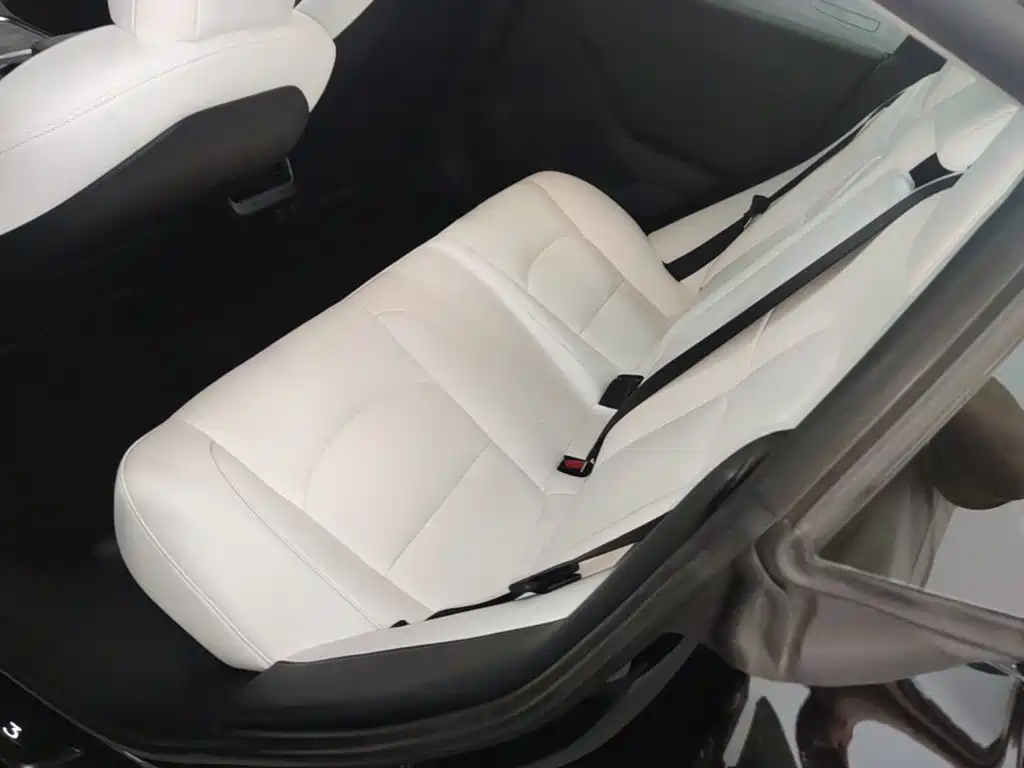 Tesla Model 3 — фото 17