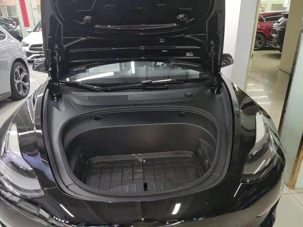 Tesla Model 3 — фото 20