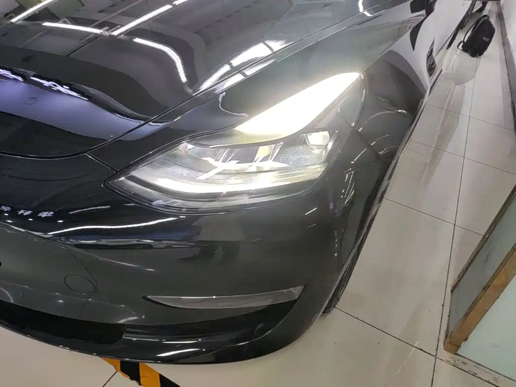 Tesla Model 3 — фото 24