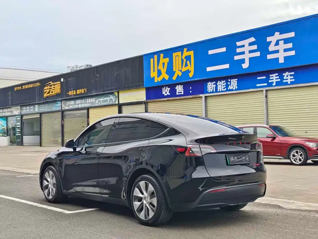 Tesla Model Y — фото 7