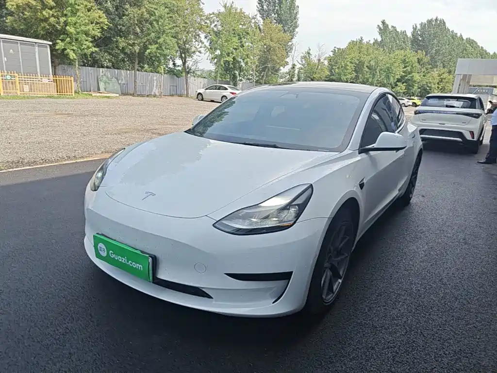 Tesla Model 3 — фото 2