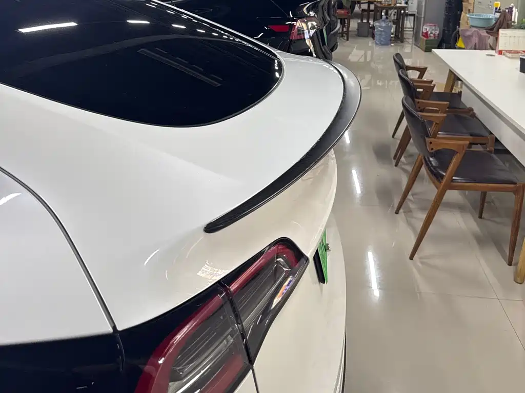 Tesla Model Y — фото 11
