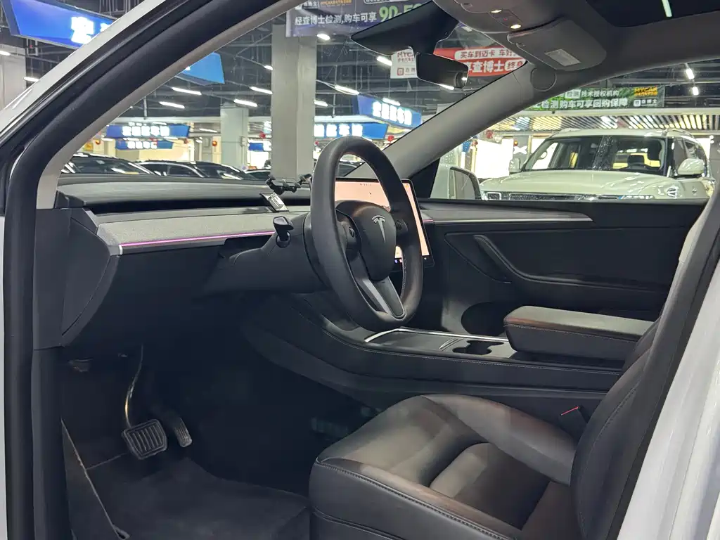 Tesla Model Y — фото 4