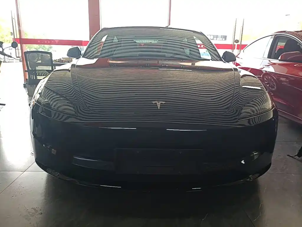 Tesla Model 3 — фото 3