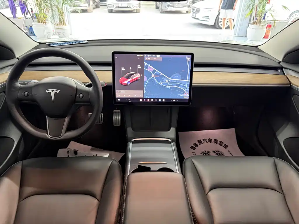Tesla Model 3 — фото 3