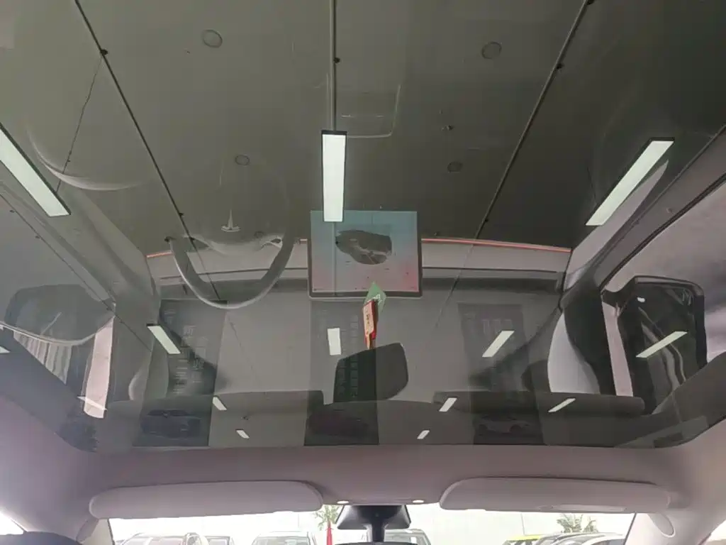 Tesla Model Y — фото 18