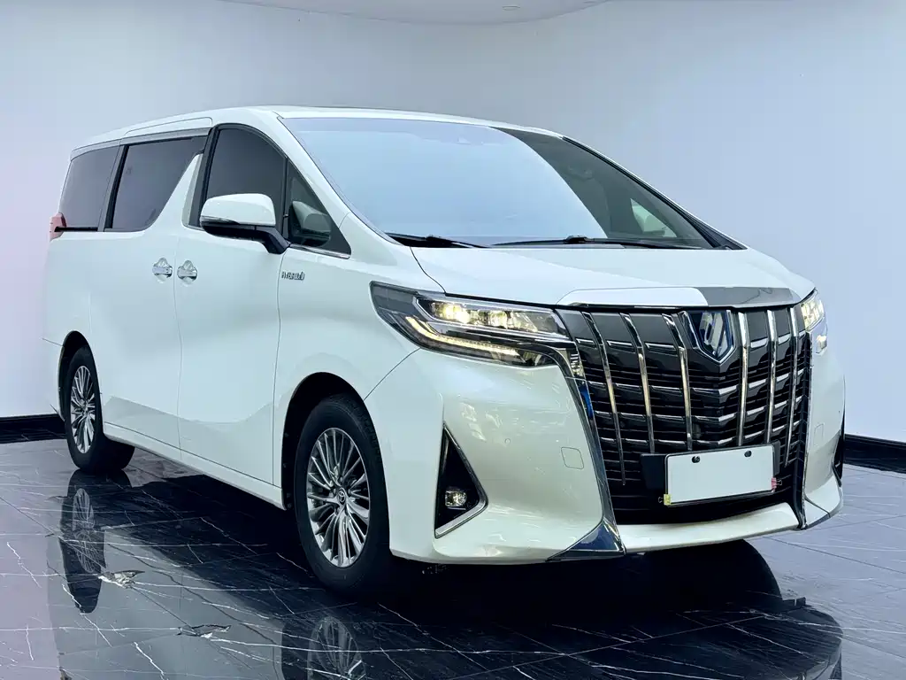 Toyota Alphard — фото 3