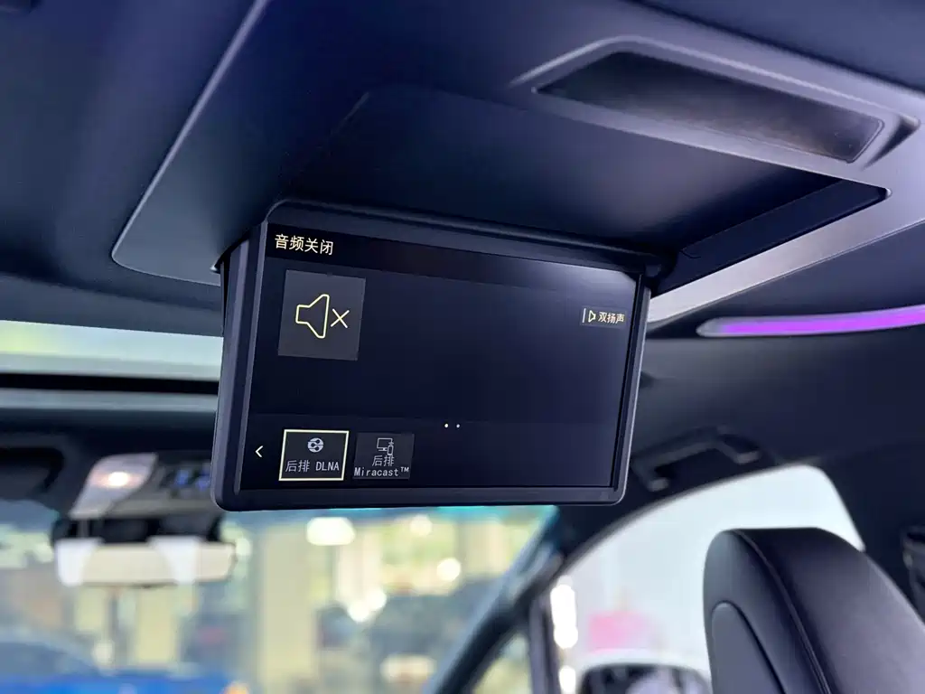 Toyota Alphard — фото 22