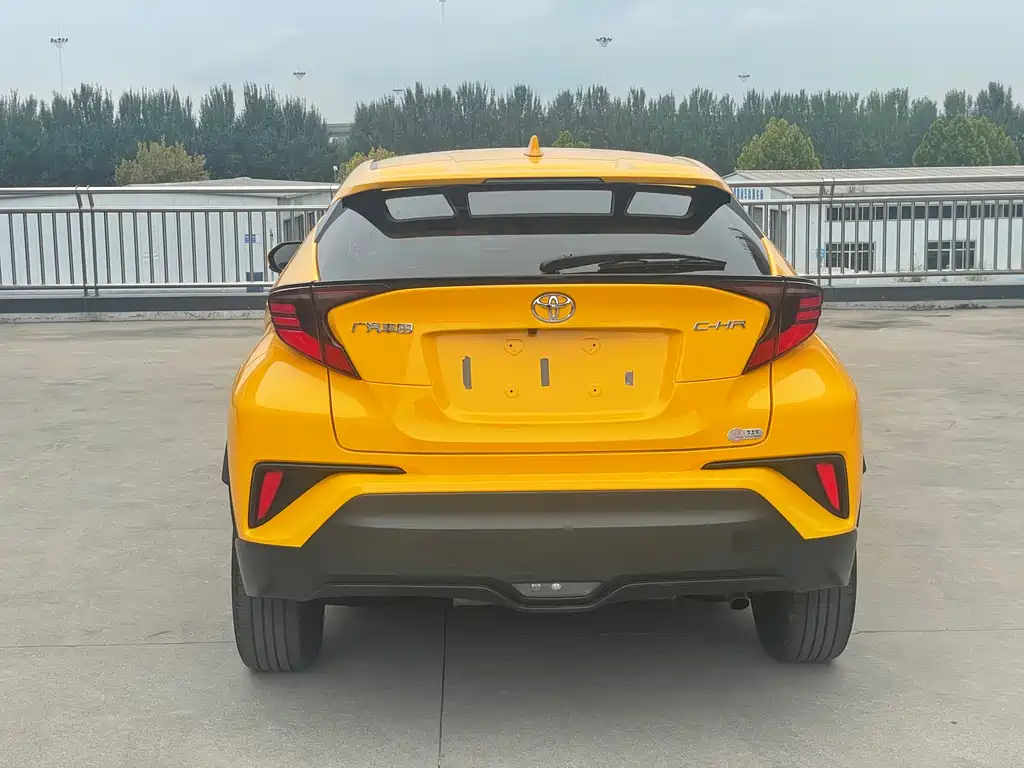 Toyota C-HR — фото 4