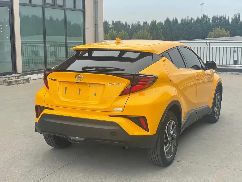 Toyota C-HR — фото 5