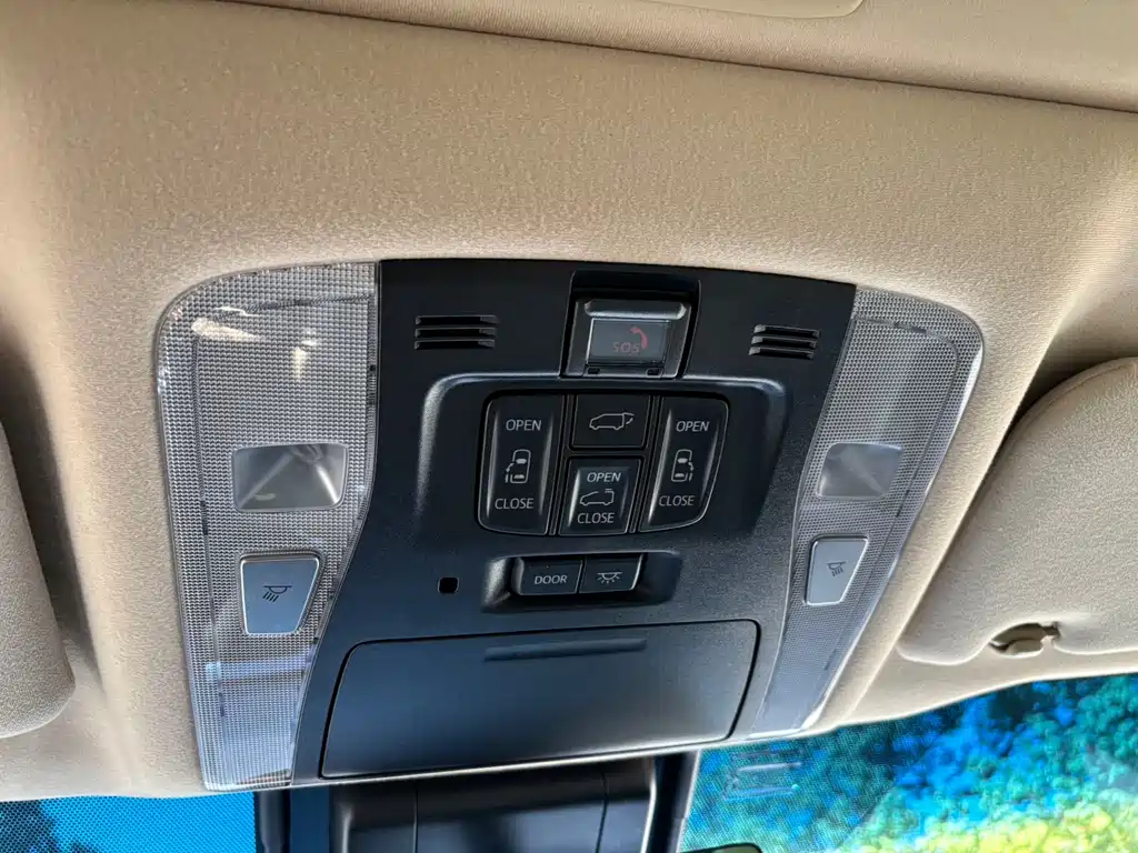 Toyota Vellfire — фото 17