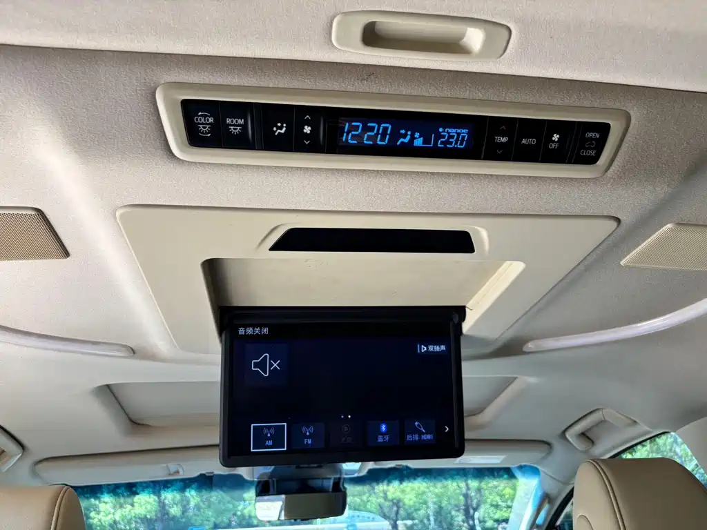 Toyota Vellfire — фото 19