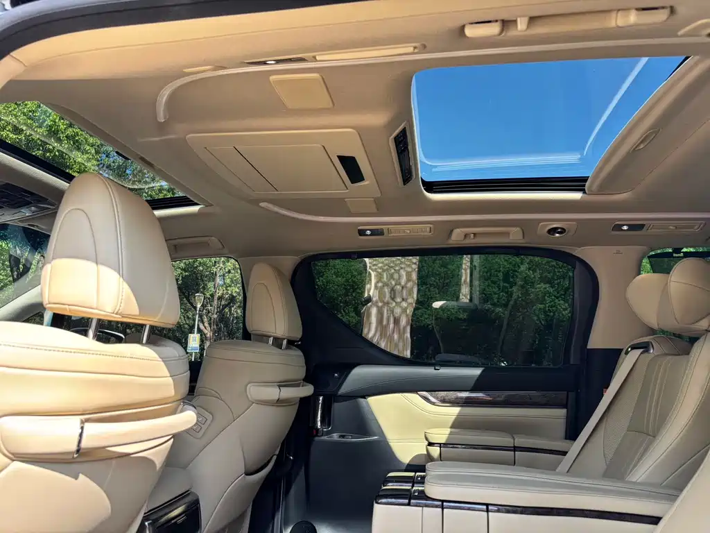 Toyota Vellfire — фото 20