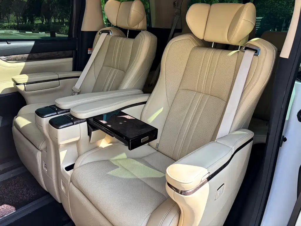 Toyota Vellfire — фото 21