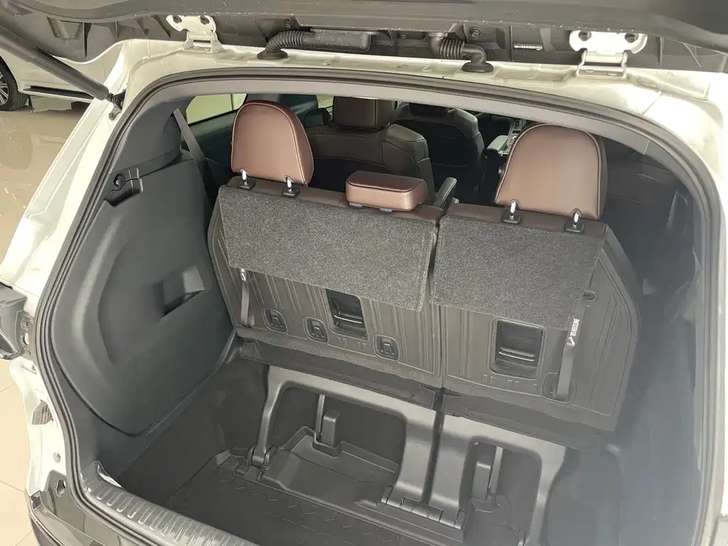 Toyota Granvia — фото 36