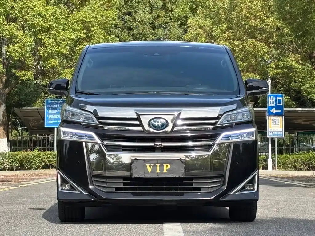 Toyota Vellfire — фото 2
