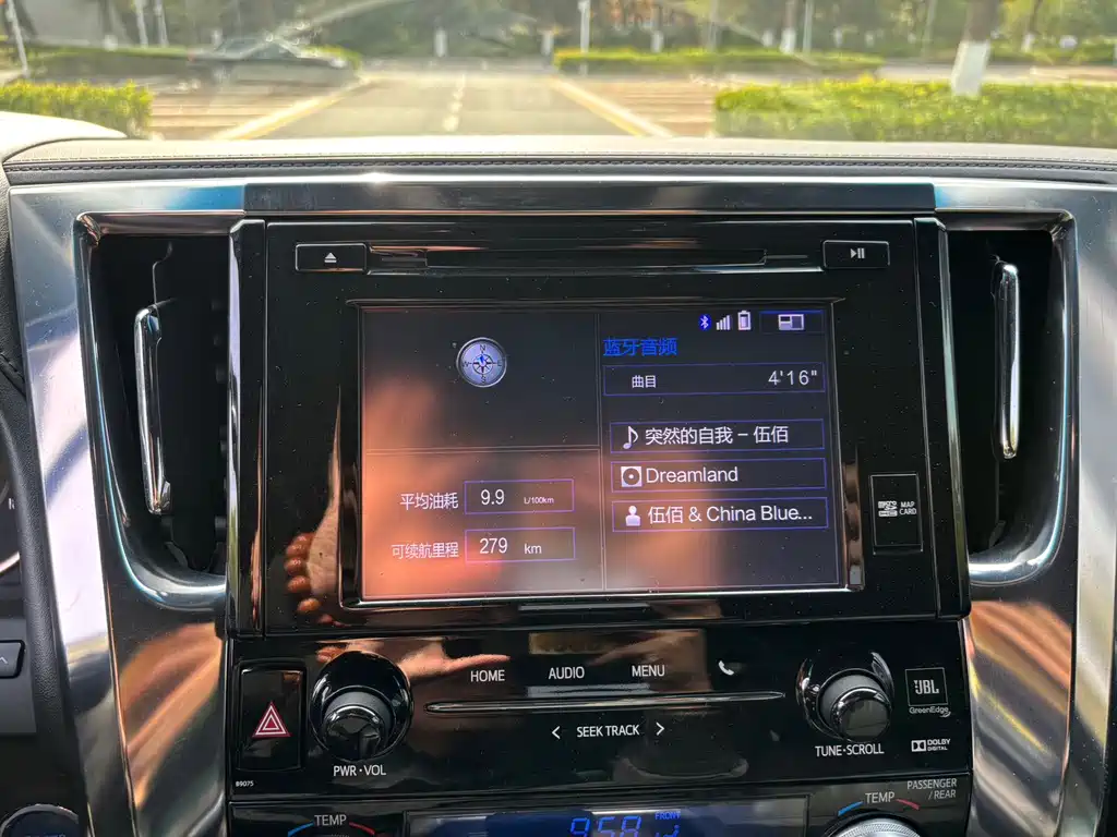 Toyota Vellfire — фото 15