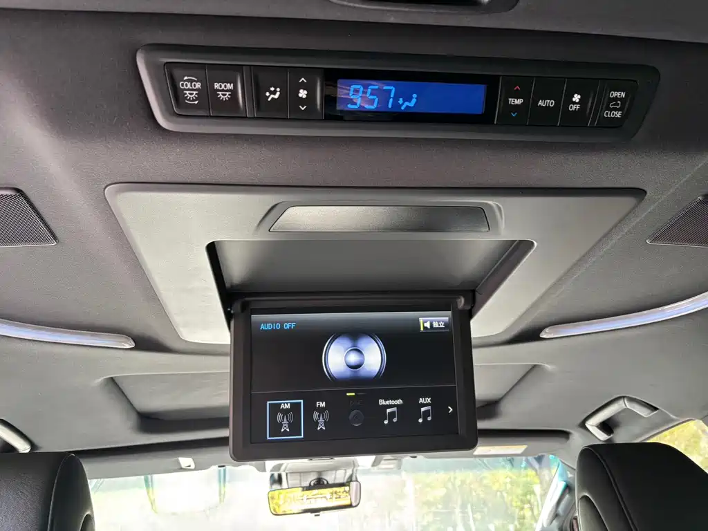 Toyota Vellfire — фото 21