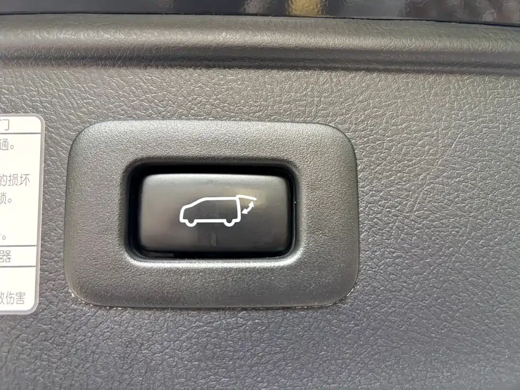 Toyota Vellfire — фото 23