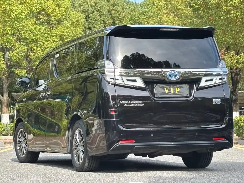 Toyota Vellfire — фото 4