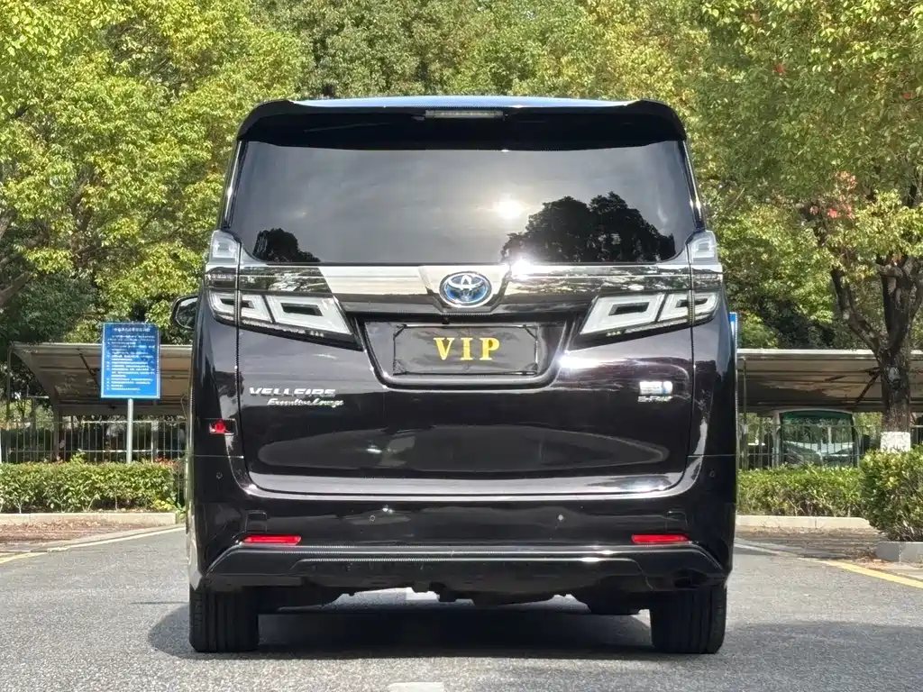 Toyota Vellfire — фото 5