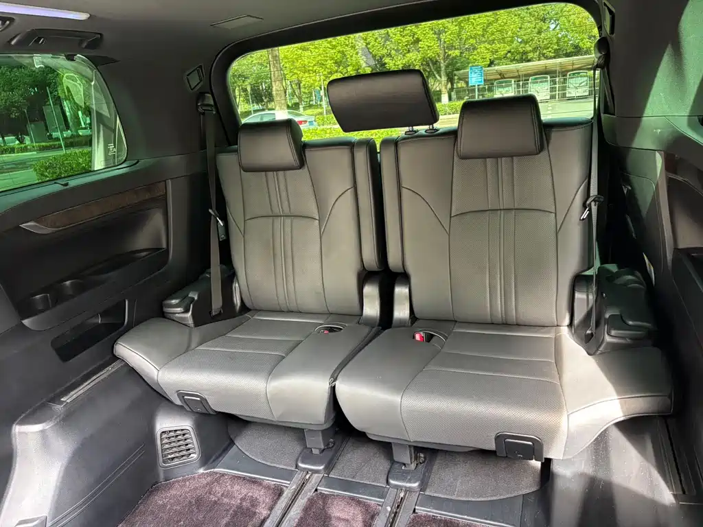 Toyota Vellfire — фото 9