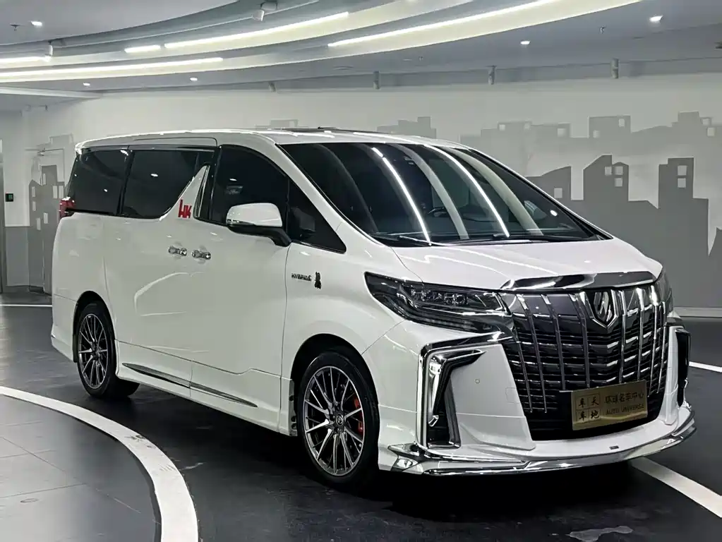 Toyota Alphard — фото 3