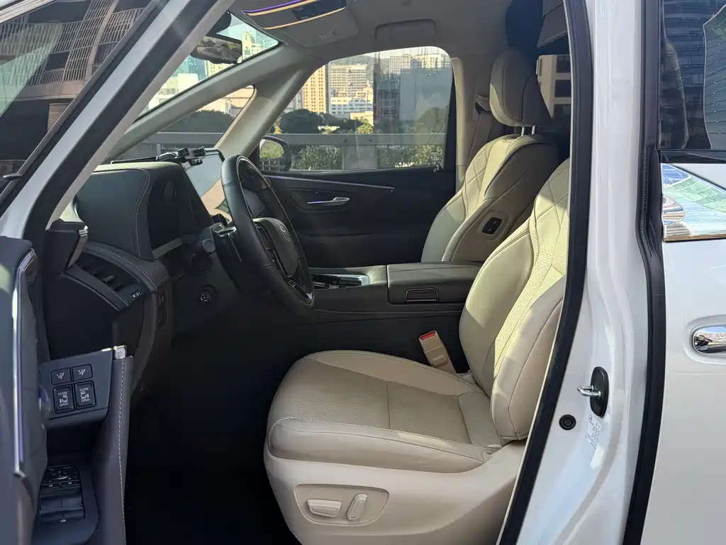 Toyota Alphard — фото 7