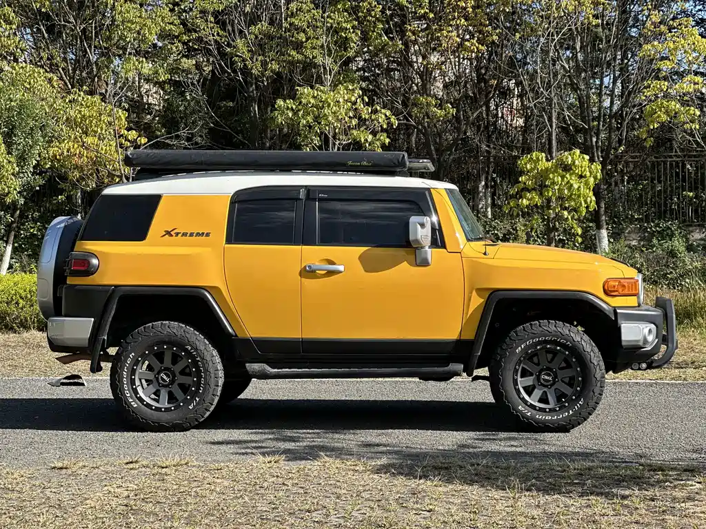 Toyota FJ Cruiser — фото 5