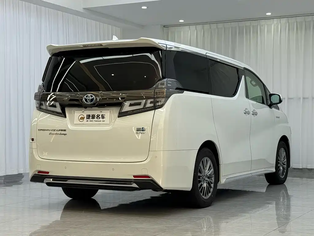 Toyota Vellfire — фото 13