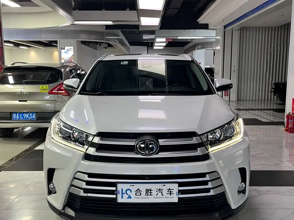 Toyota Highlander — фото 2