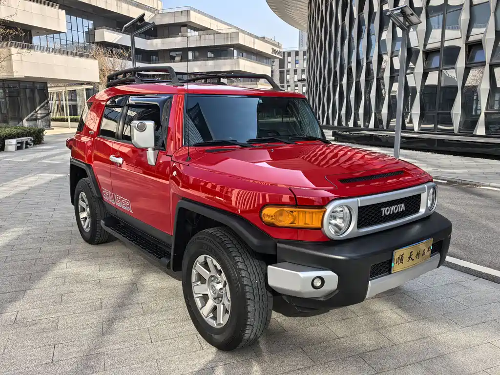 Toyota FJ Cruiser — фото 3