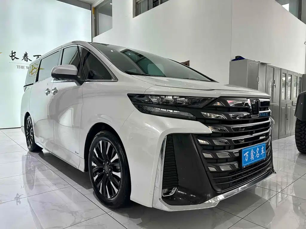 Toyota Vellfire — фото 3