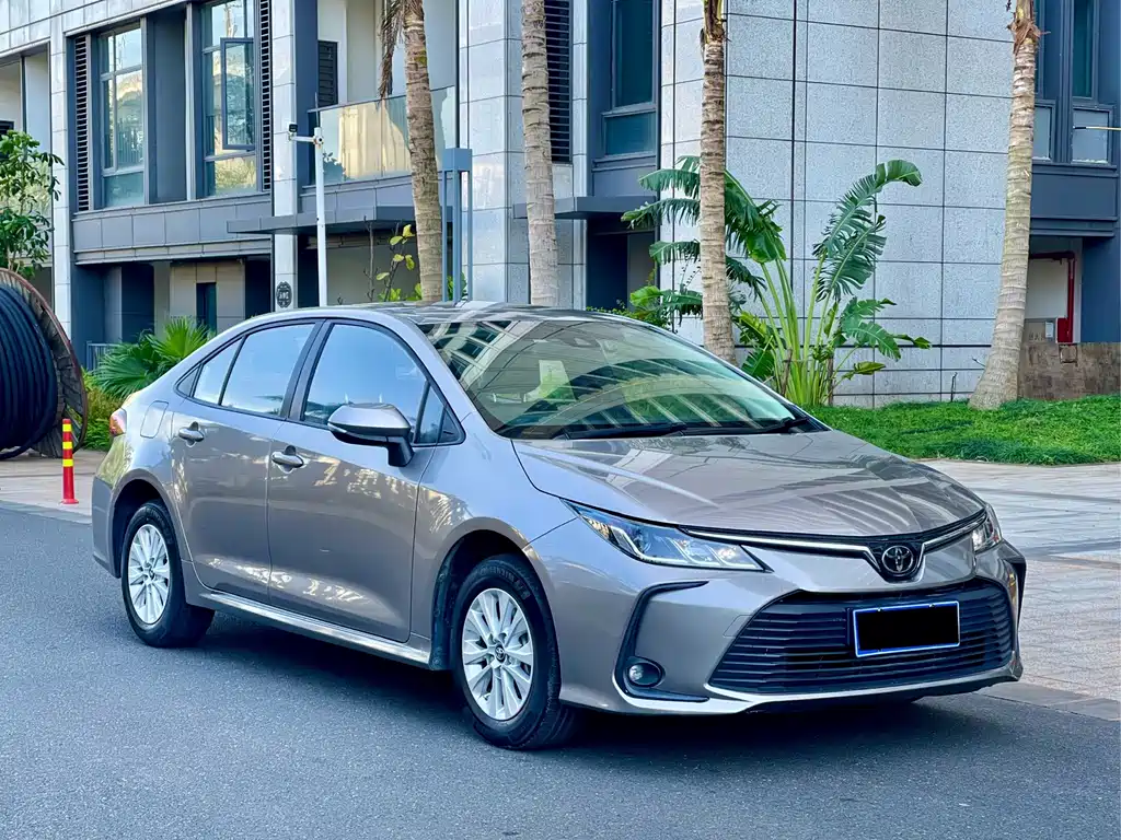 Toyota Corolla — фото 3