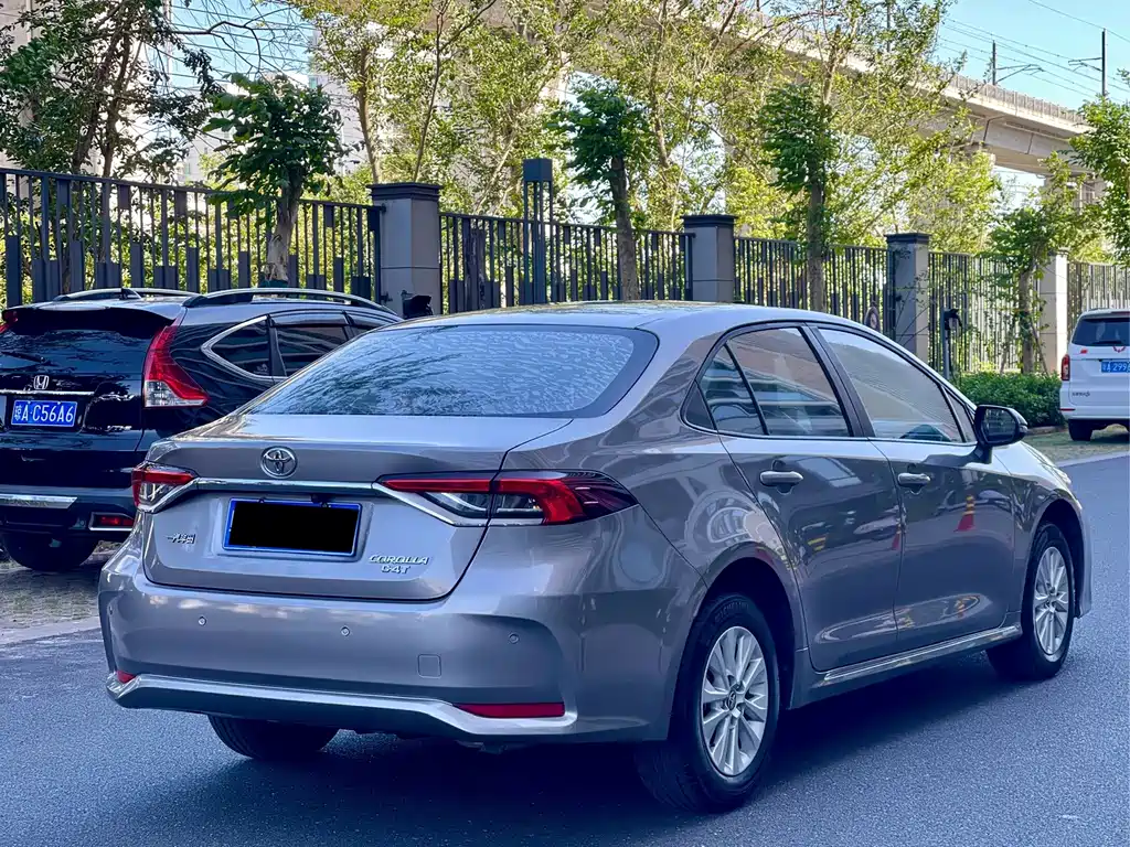 Toyota Corolla — фото 9