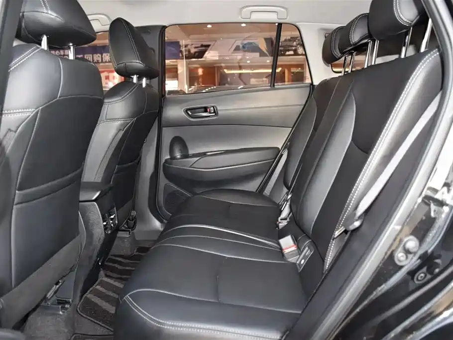 Toyota Corolla Cross — фото 14