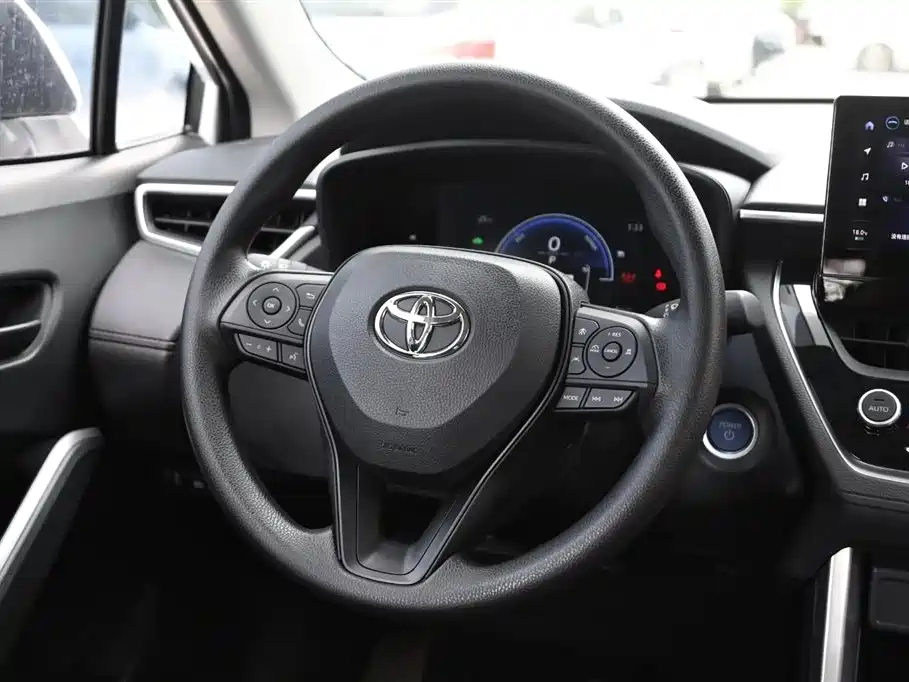 Toyota Corolla Cross — фото 15