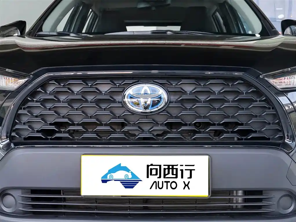 Toyota Corolla Cross — фото 9