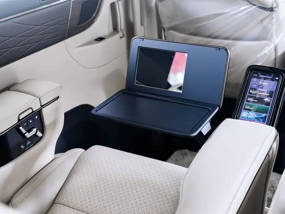Toyota Vellfire — фото 17