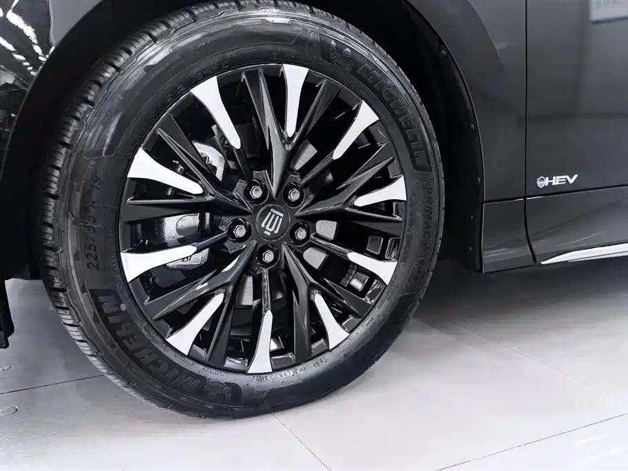 Toyota Vellfire — фото 21