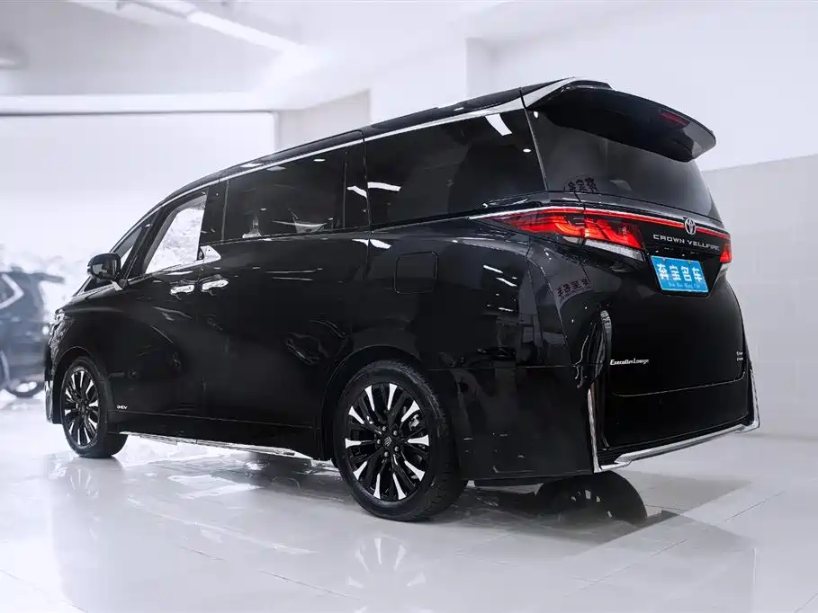 Toyota Vellfire — фото 6