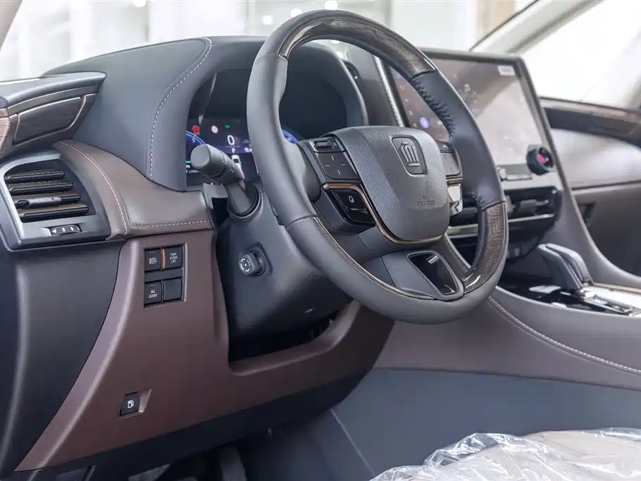 Toyota Vellfire — фото 10