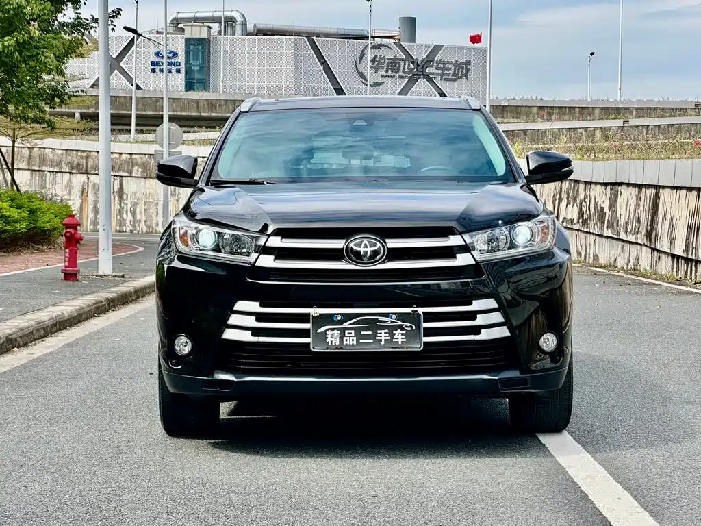 Toyota Highlander — фото 2