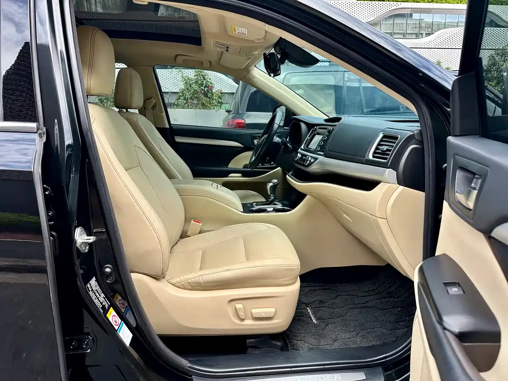Toyota Highlander — фото 17