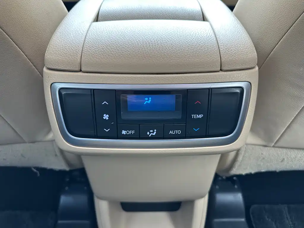 Toyota Highlander — фото 20