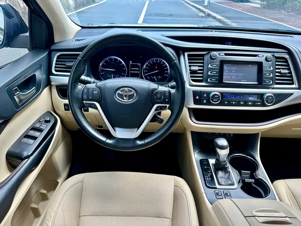 Toyota Highlander — фото 24