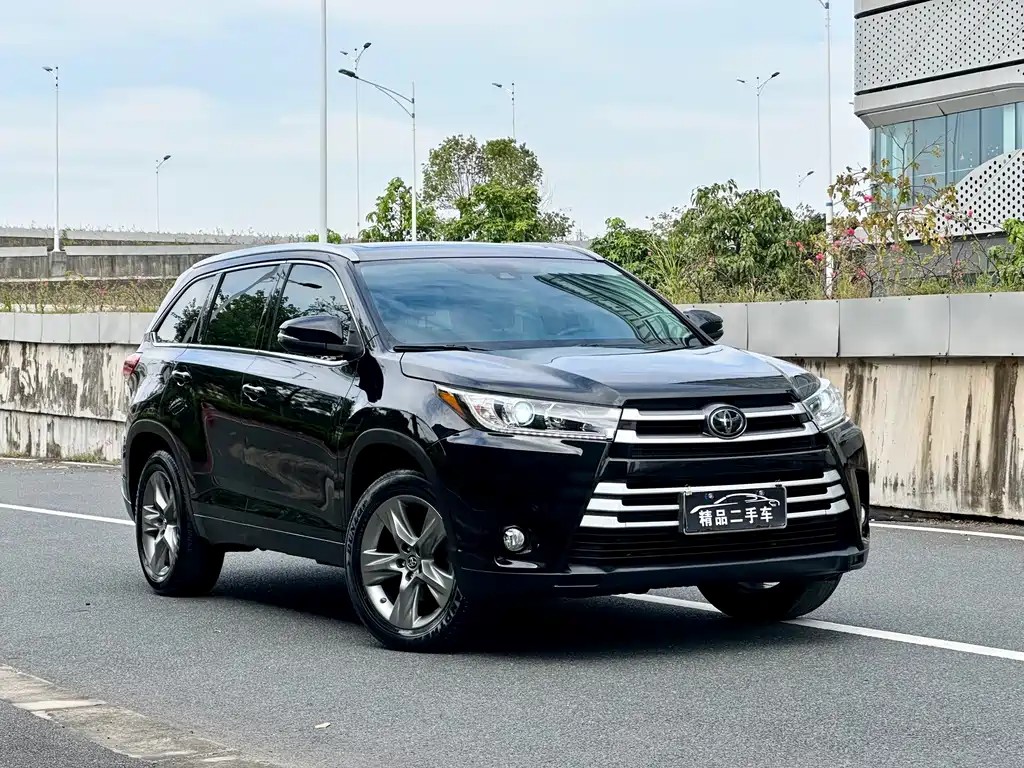 Toyota Highlander — фото 26