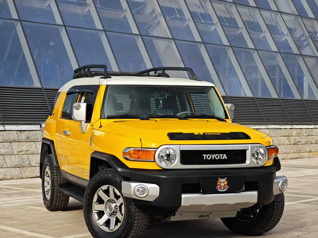 Toyota FJ Cruiser — фото 3
