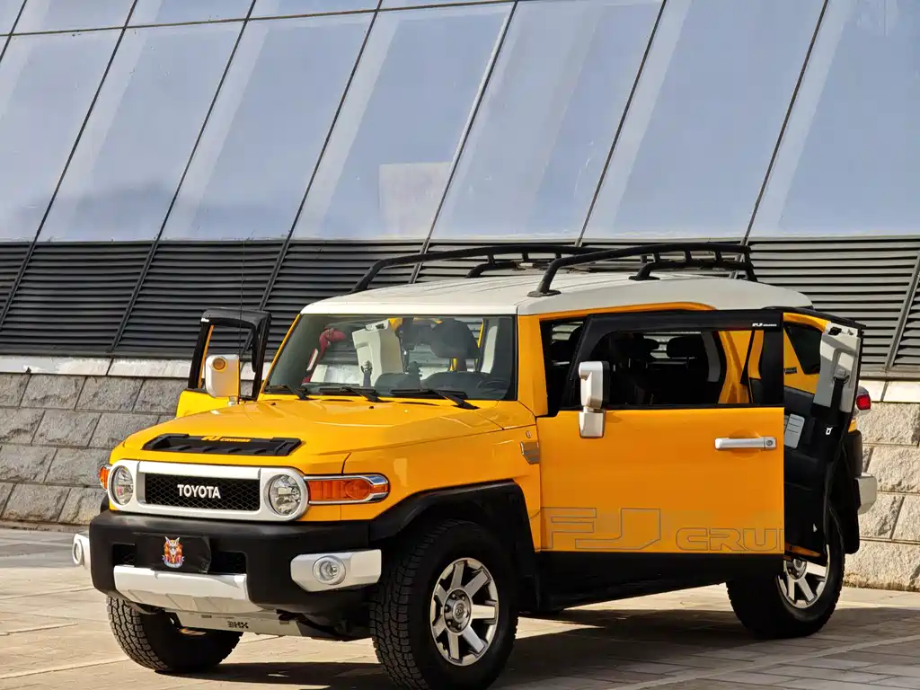 Toyota FJ Cruiser — фото 4
